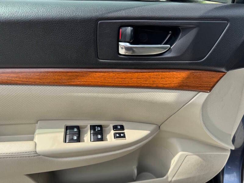 2014 Subaru Outback 14