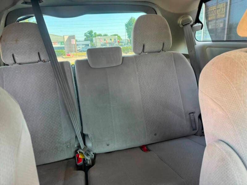 2015 Toyota Sienna 43