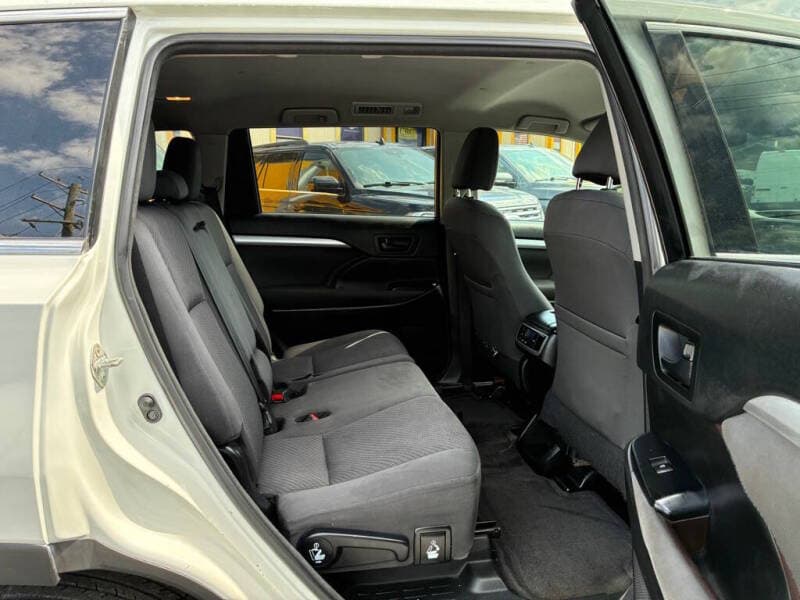 2017 Toyota Highlander 9
