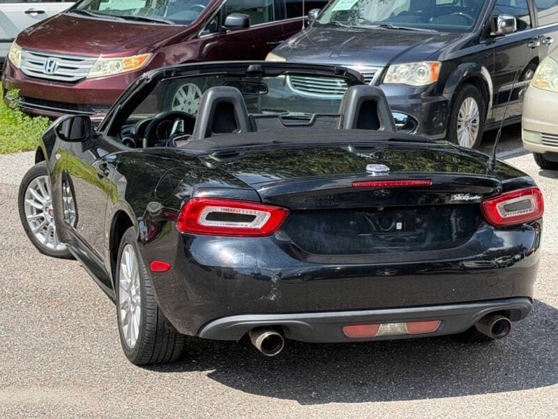 2017 FIAT 124 Spider 19