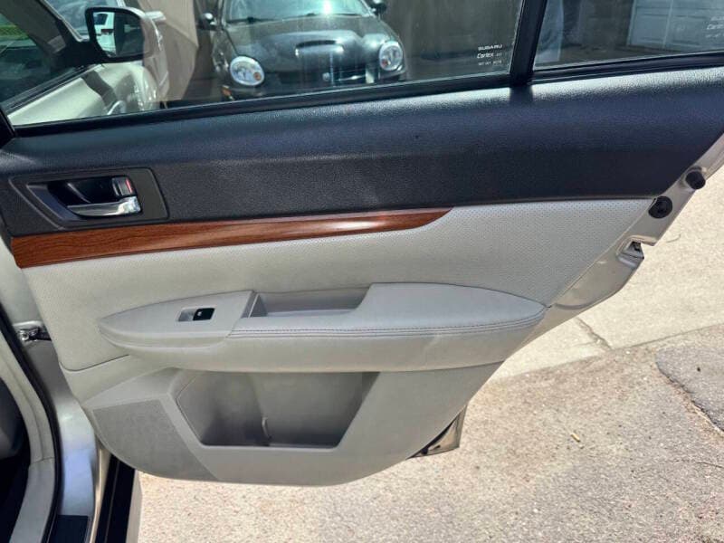 2014 Subaru Outback 14