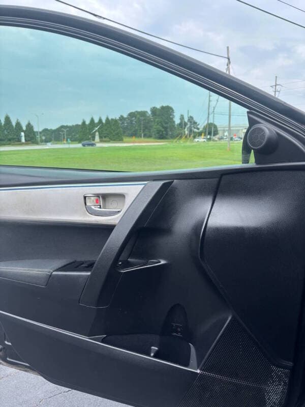 2015 Toyota Corolla 18