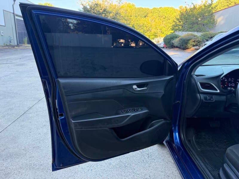 2022 Hyundai Accent 28