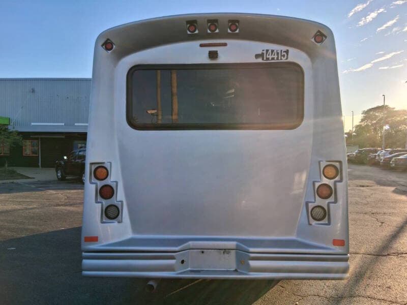 2014 Chevrolet Express Cutaway 7