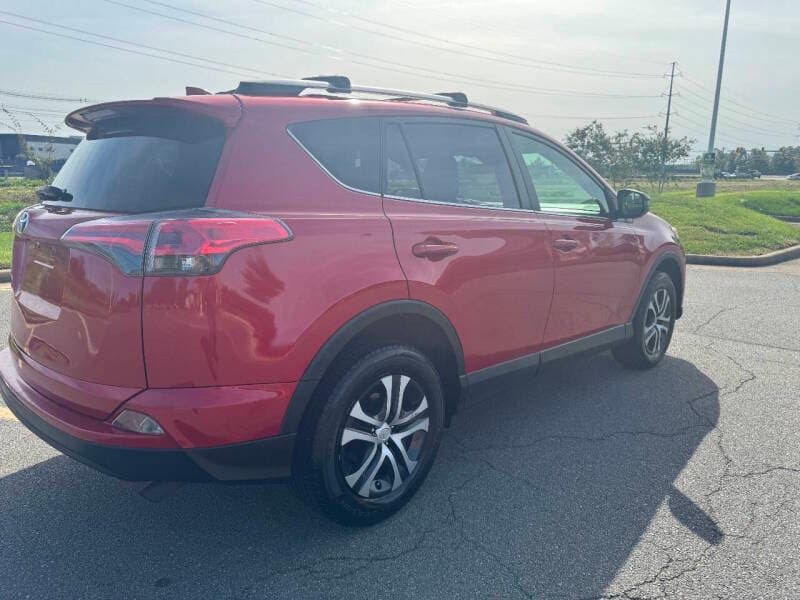 2017 Toyota RAV4 7