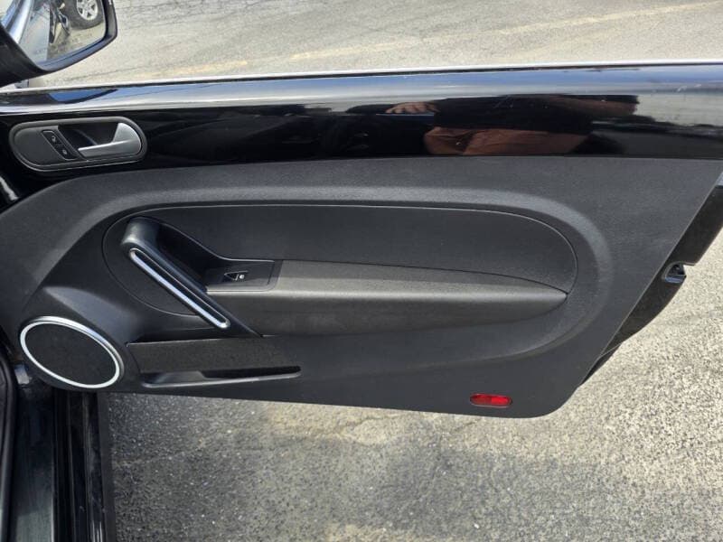 2014 Volkswagen Beetle 28
