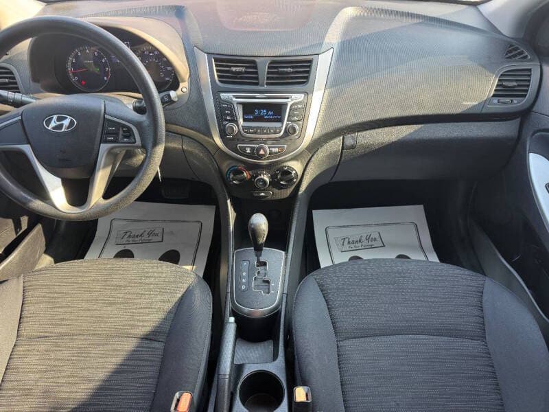 2016 Hyundai Accent 12
