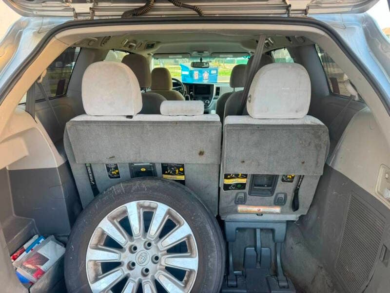2015 Toyota Sienna 16