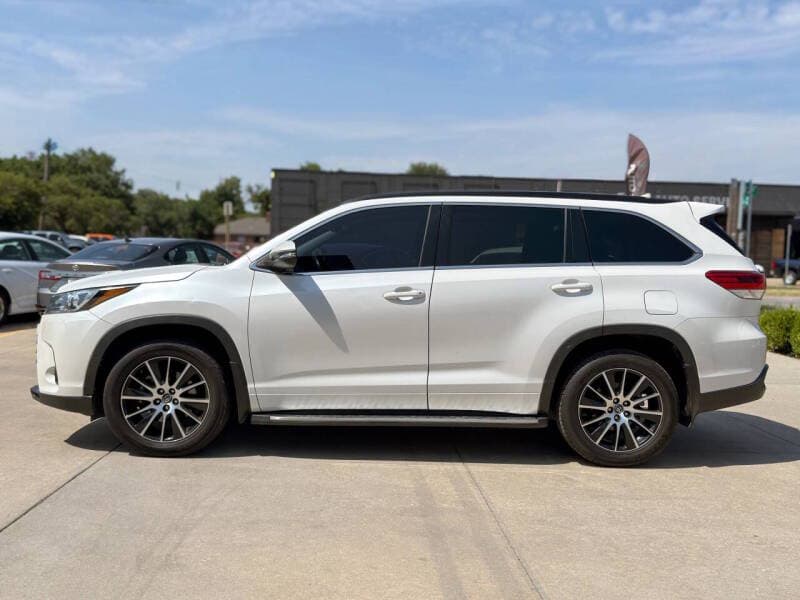 2017 Toyota Highlander 3