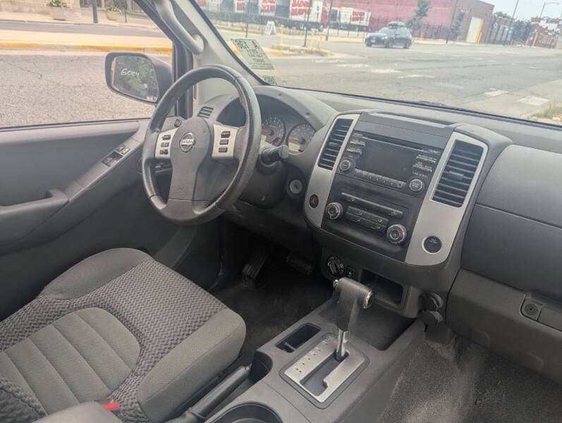 2014 Nissan Frontier 8