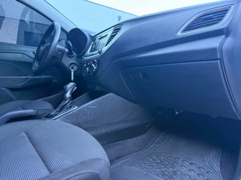 2022 Hyundai Accent 25