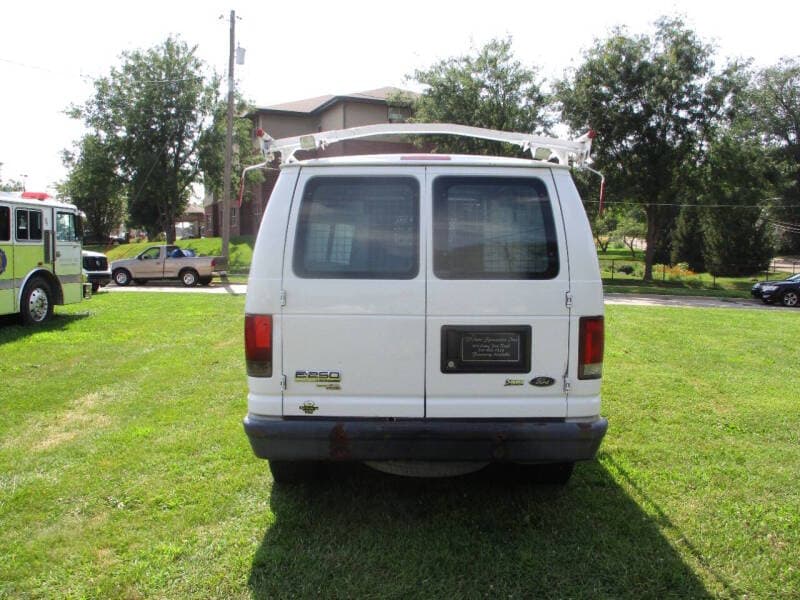 2014 Ford E-Series Econoline Van 3
