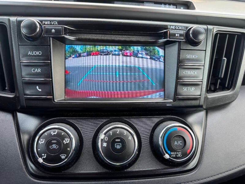 2017 Toyota RAV4 11