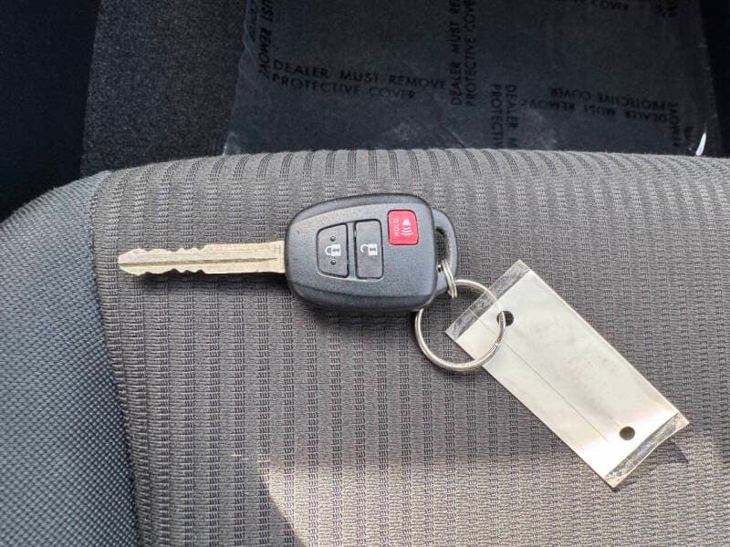 2017 Toyota RAV4 30