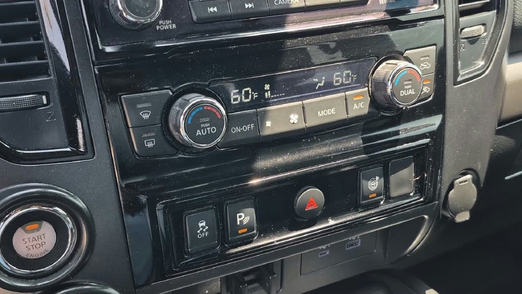 2024 Nissan Titan XD 22