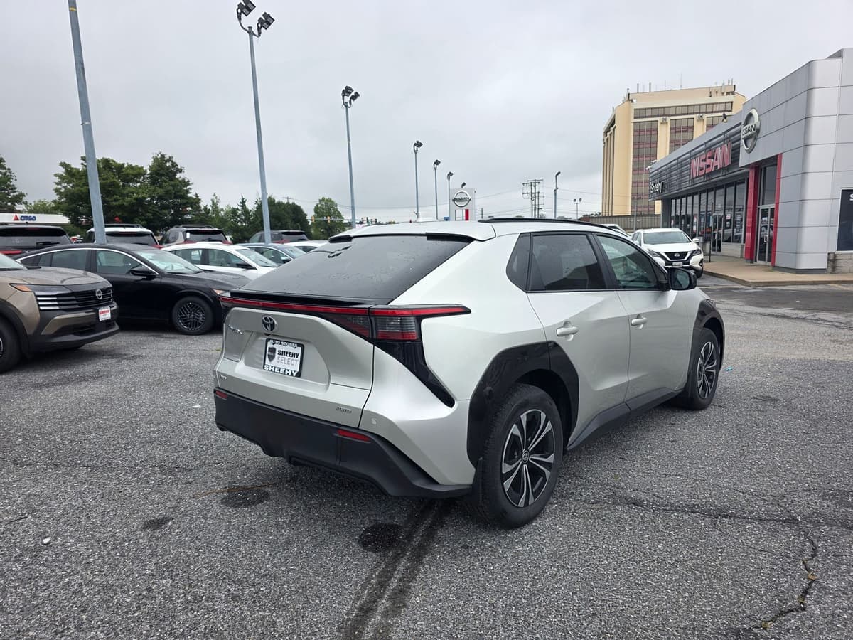 2025 Toyota bZ4X 11