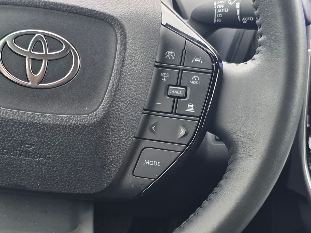 2025 Toyota bZ4X 35