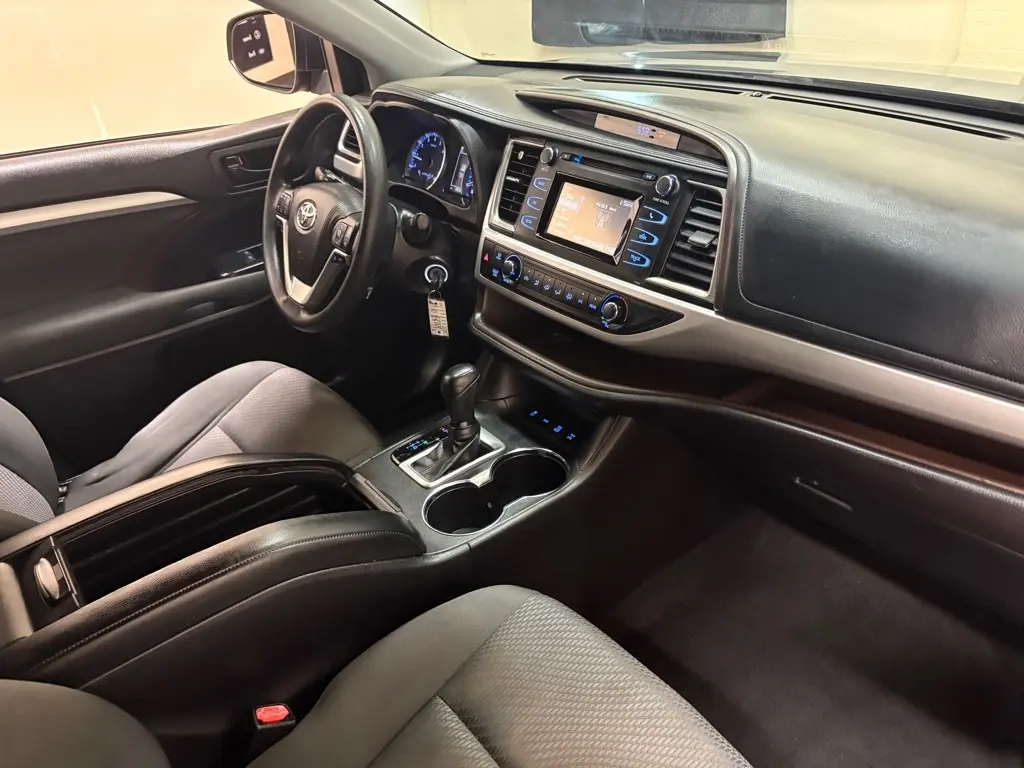 2018 Toyota Highlander 17