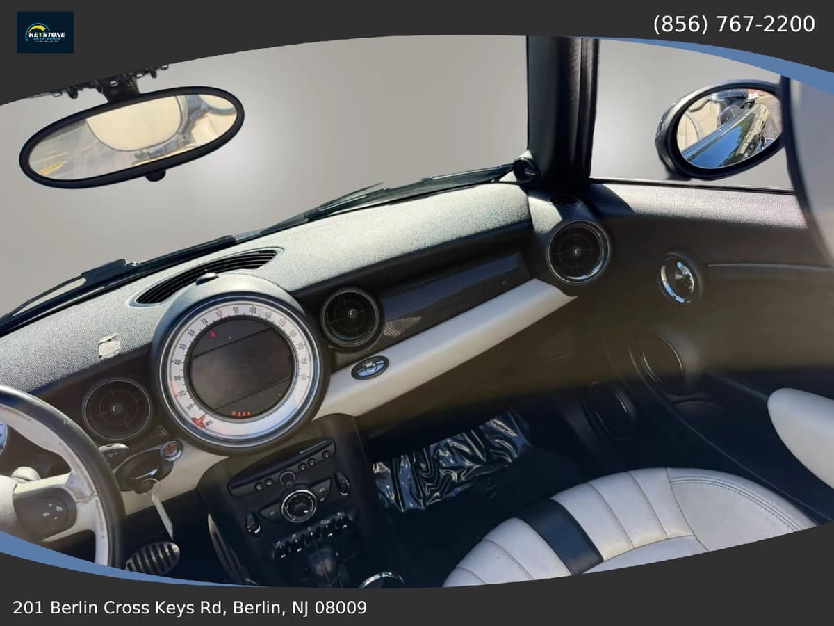 2014 MINI Cooper 24