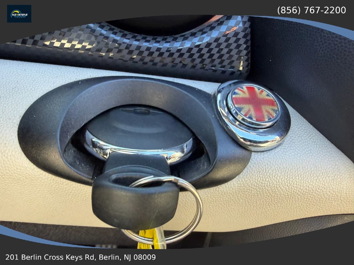 2014 MINI Cooper 25