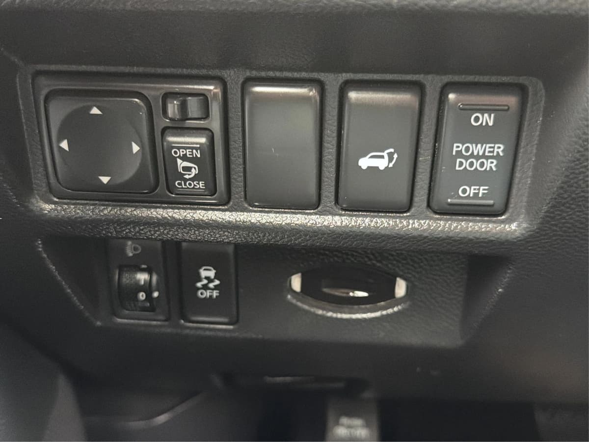 2014 INFINITI QX70 17
