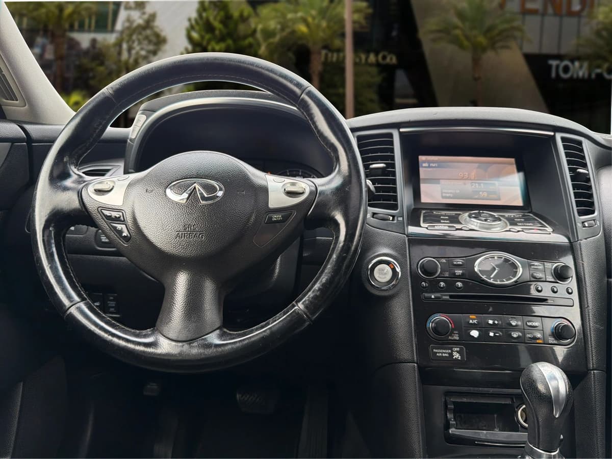 2014 INFINITI QX70 13