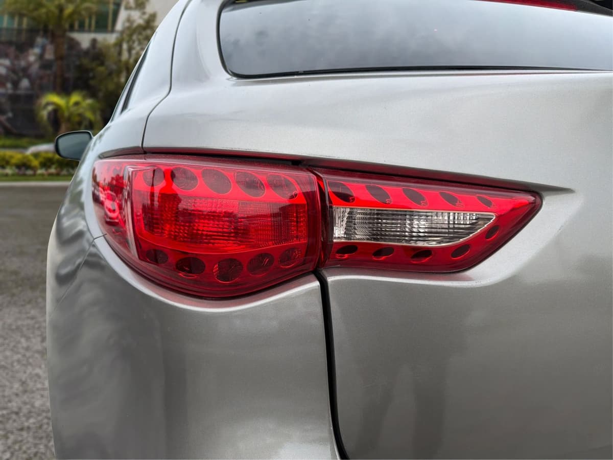 2014 INFINITI QX70 26