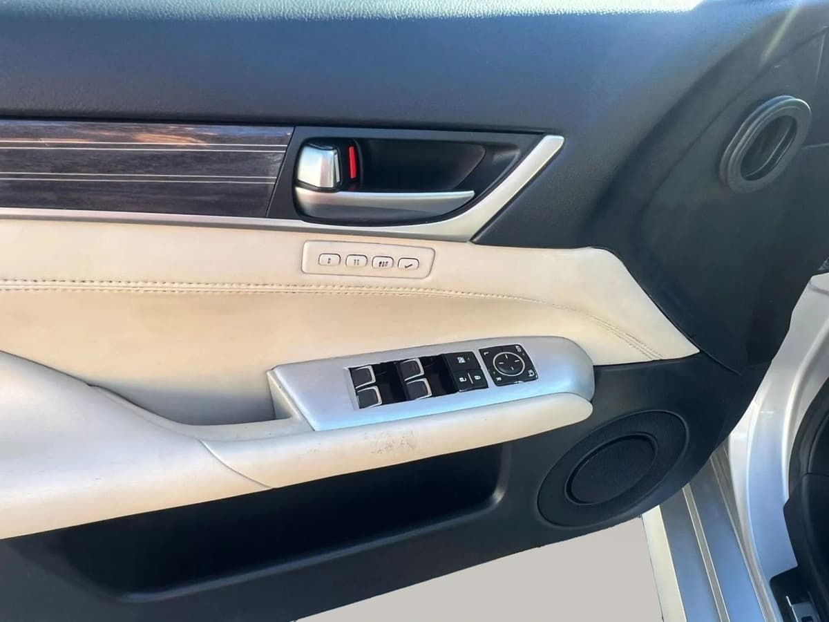 2019 Lexus GS 12