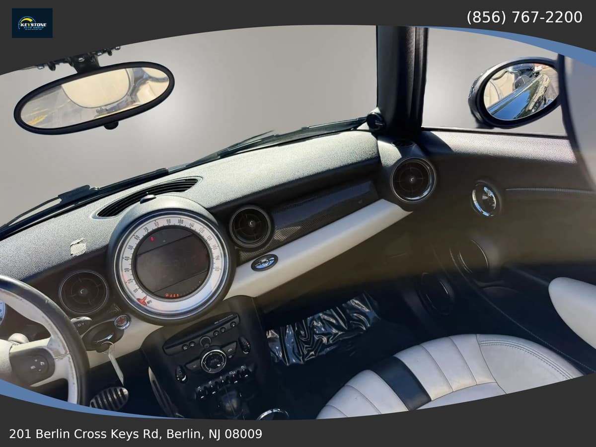 2014 MINI Cooper 57