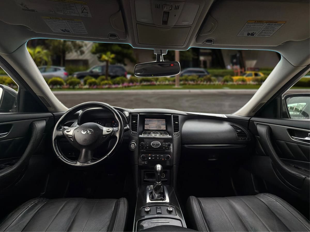 2014 INFINITI QX70 64