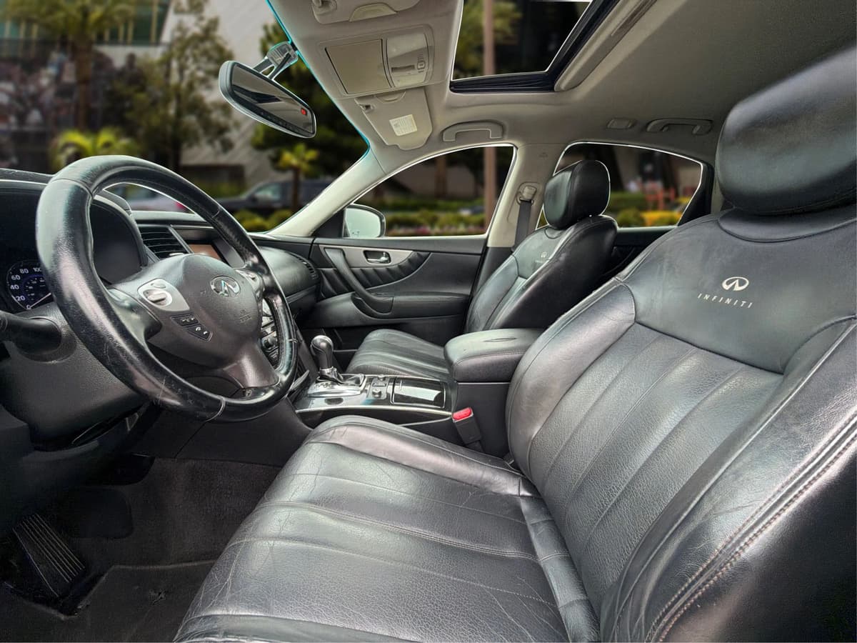 2014 INFINITI QX70 44
