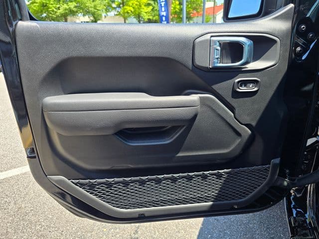 2026 Jeep Wrangler 4-Door 8