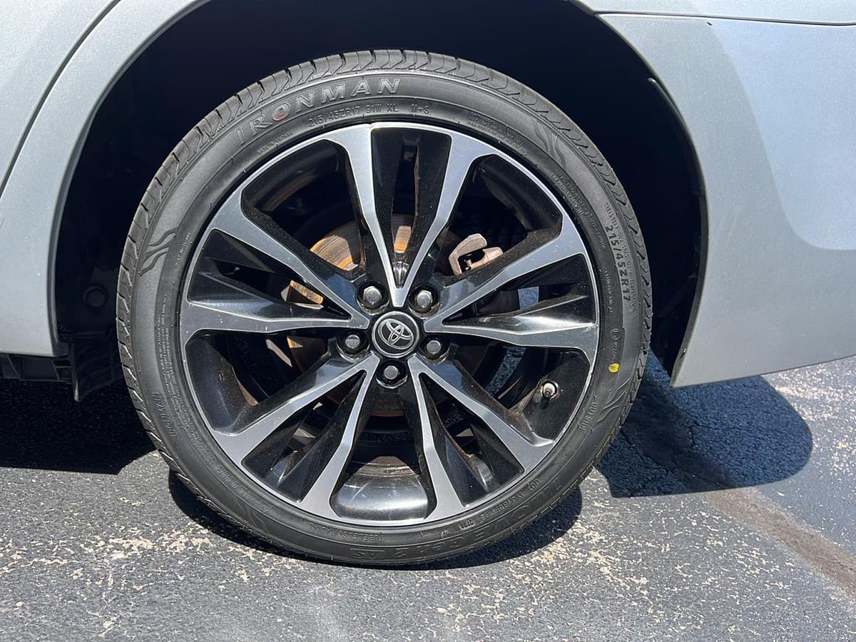 2017 Toyota Corolla 28