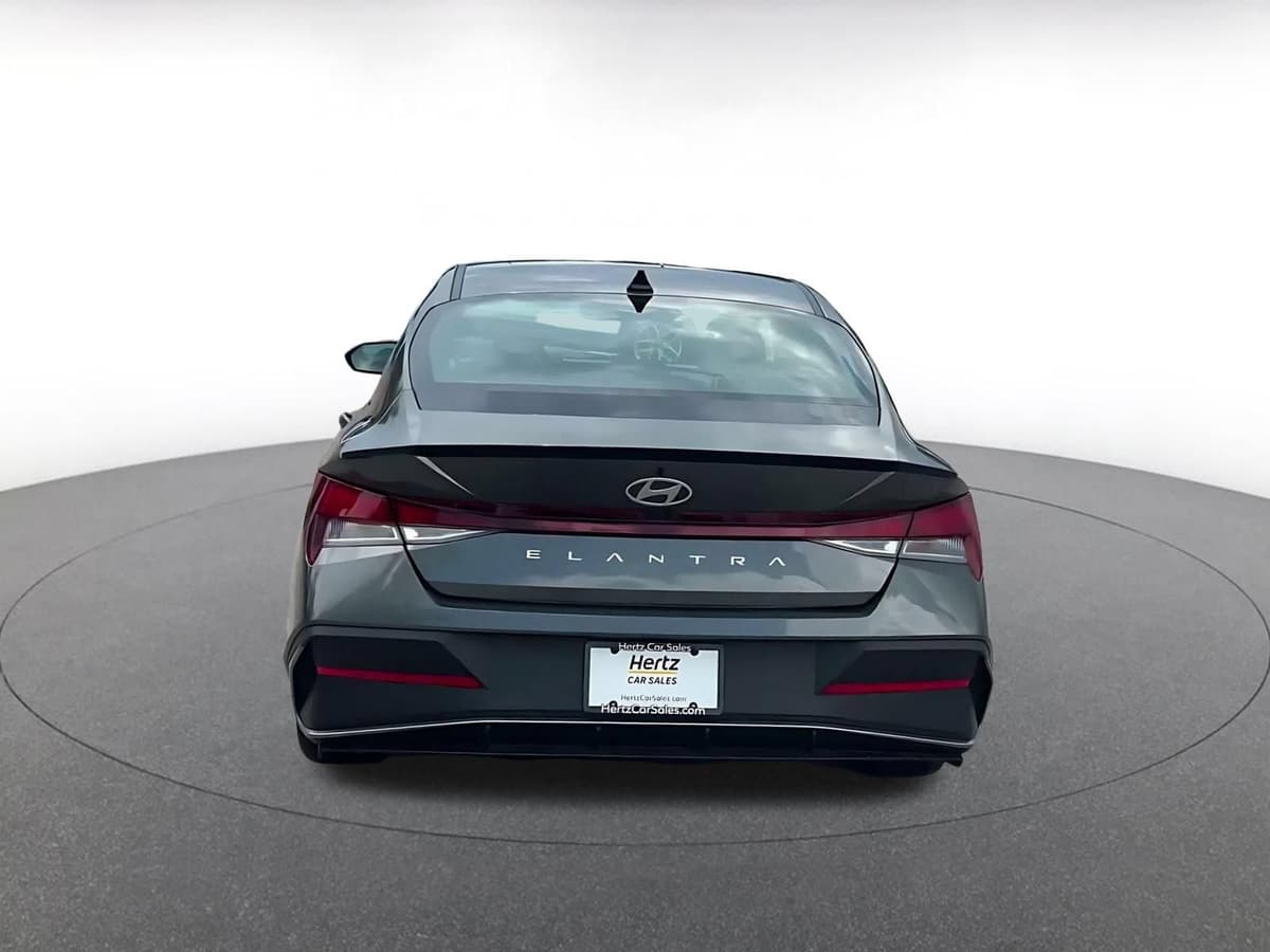 2026 Hyundai Elantra 11