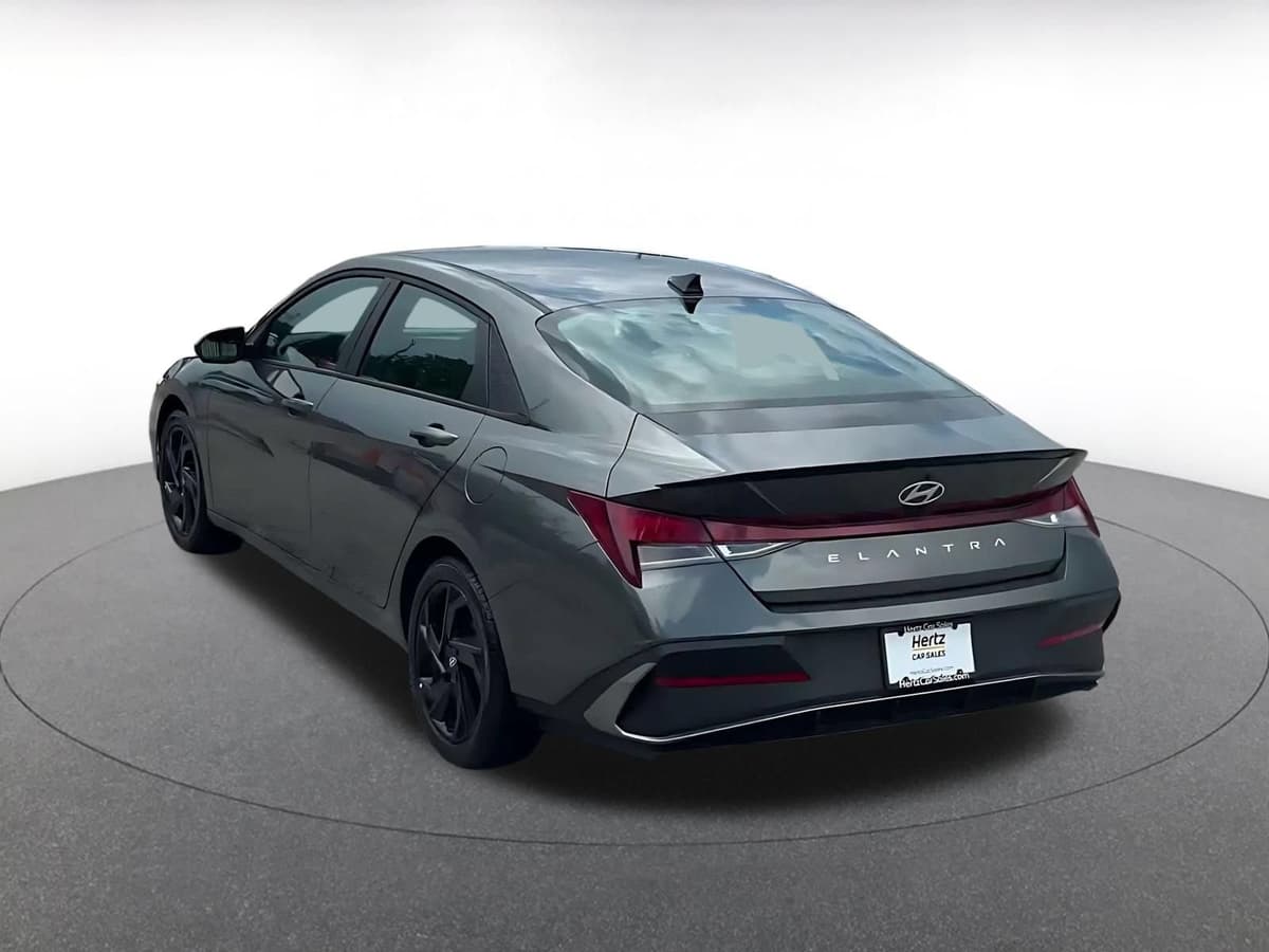 2026 Hyundai Elantra 9