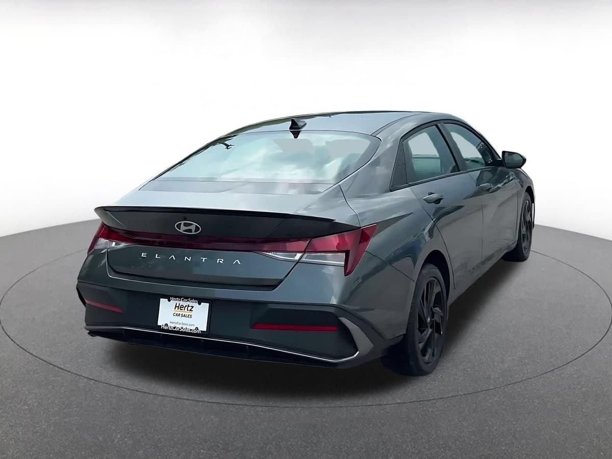 2026 Hyundai Elantra 13