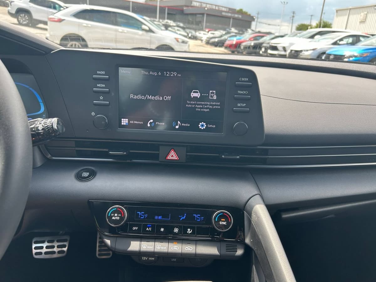 2026 Hyundai Elantra 15