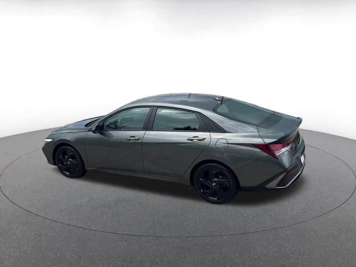 2026 Hyundai Elantra 8