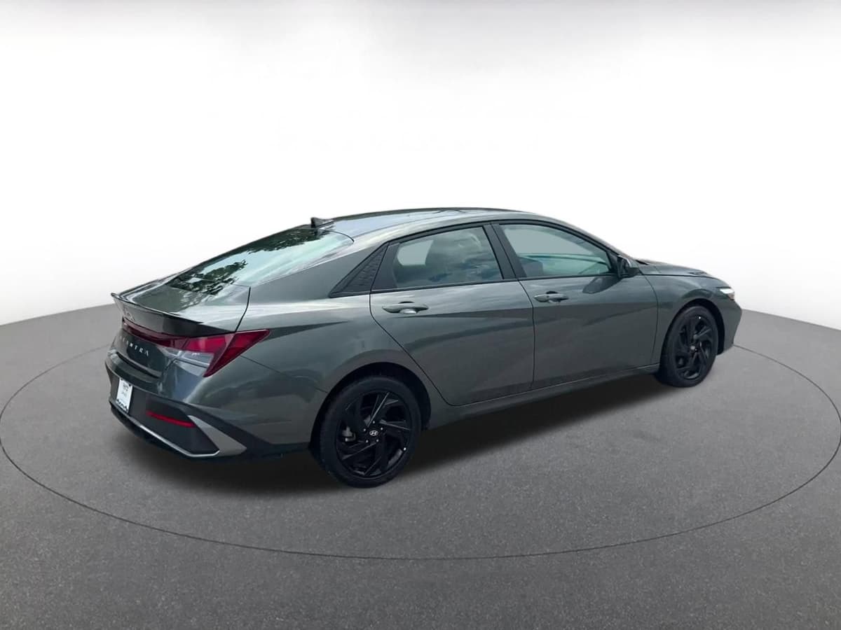 2026 Hyundai Elantra 12
