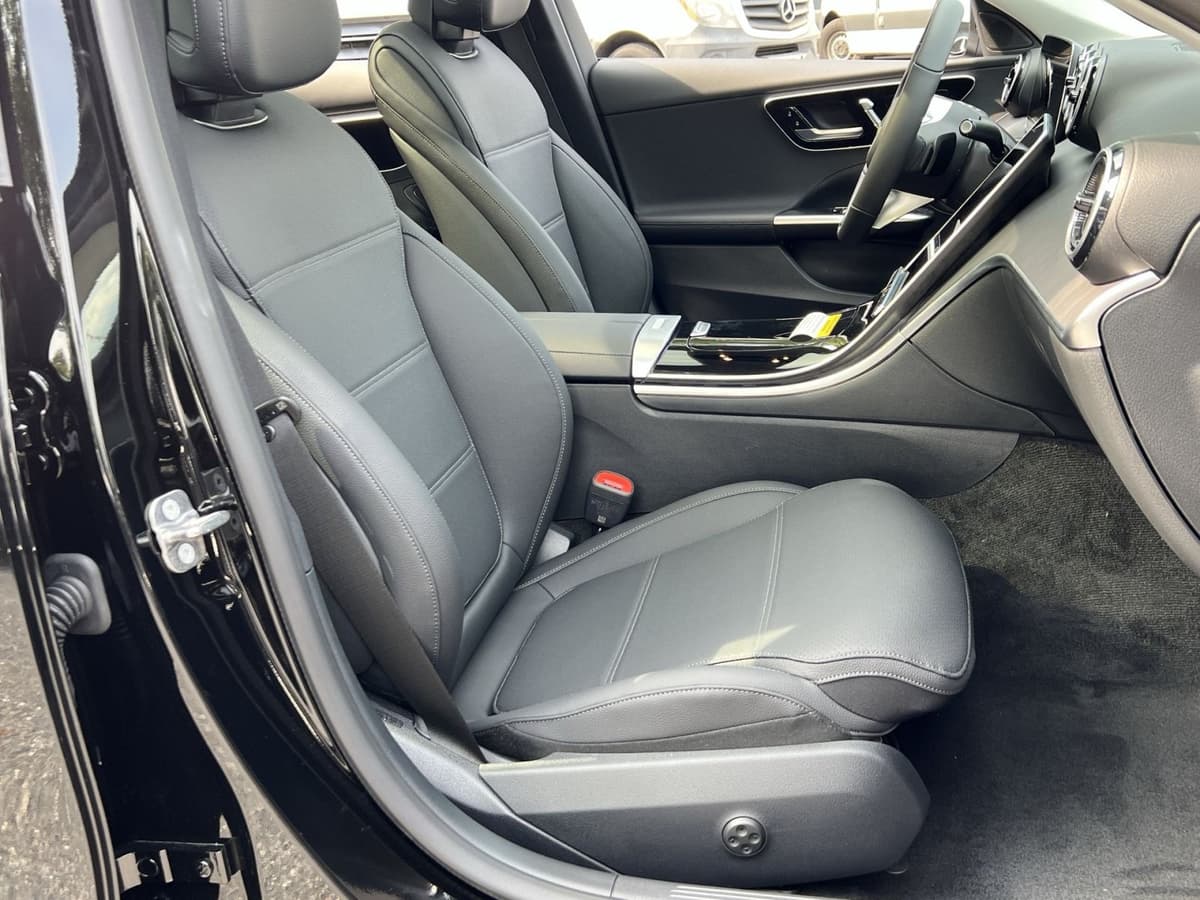 2026 Mercedes-Benz C-Class Sedan 32