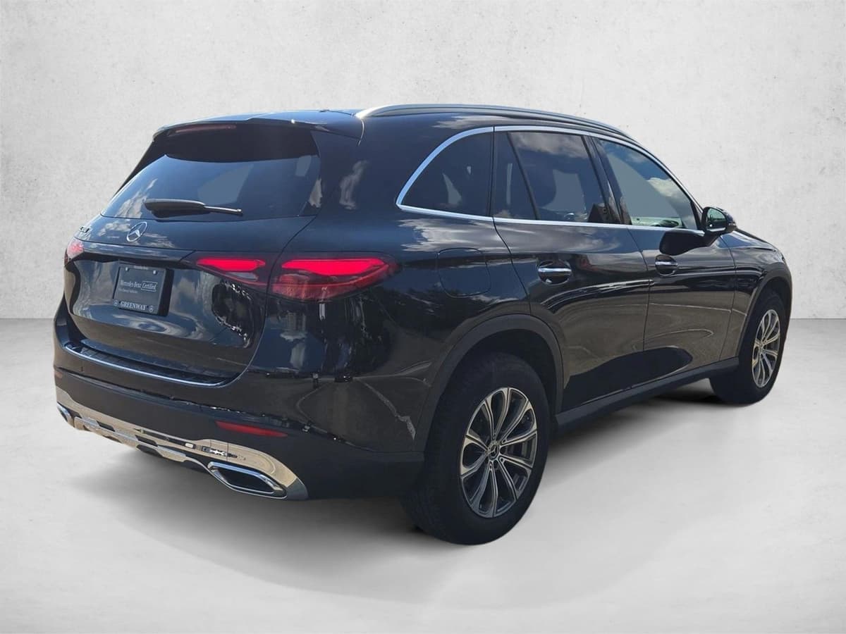 2025 Mercedes-Benz GLC 3