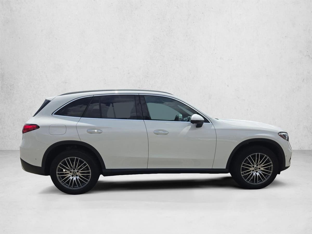 2026 Mercedes-Benz GLC 3
