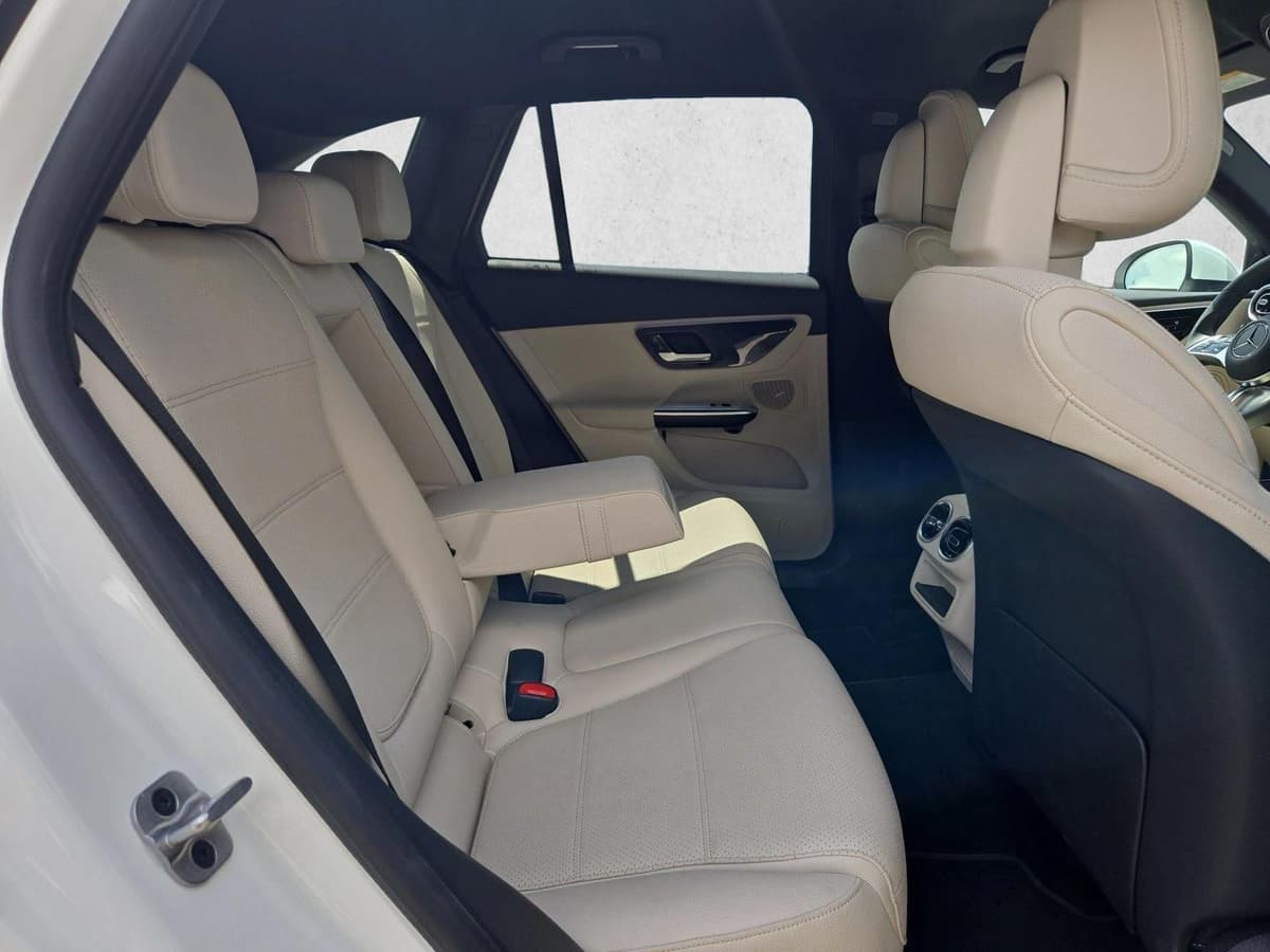 2026 Mercedes-Benz GLC 15