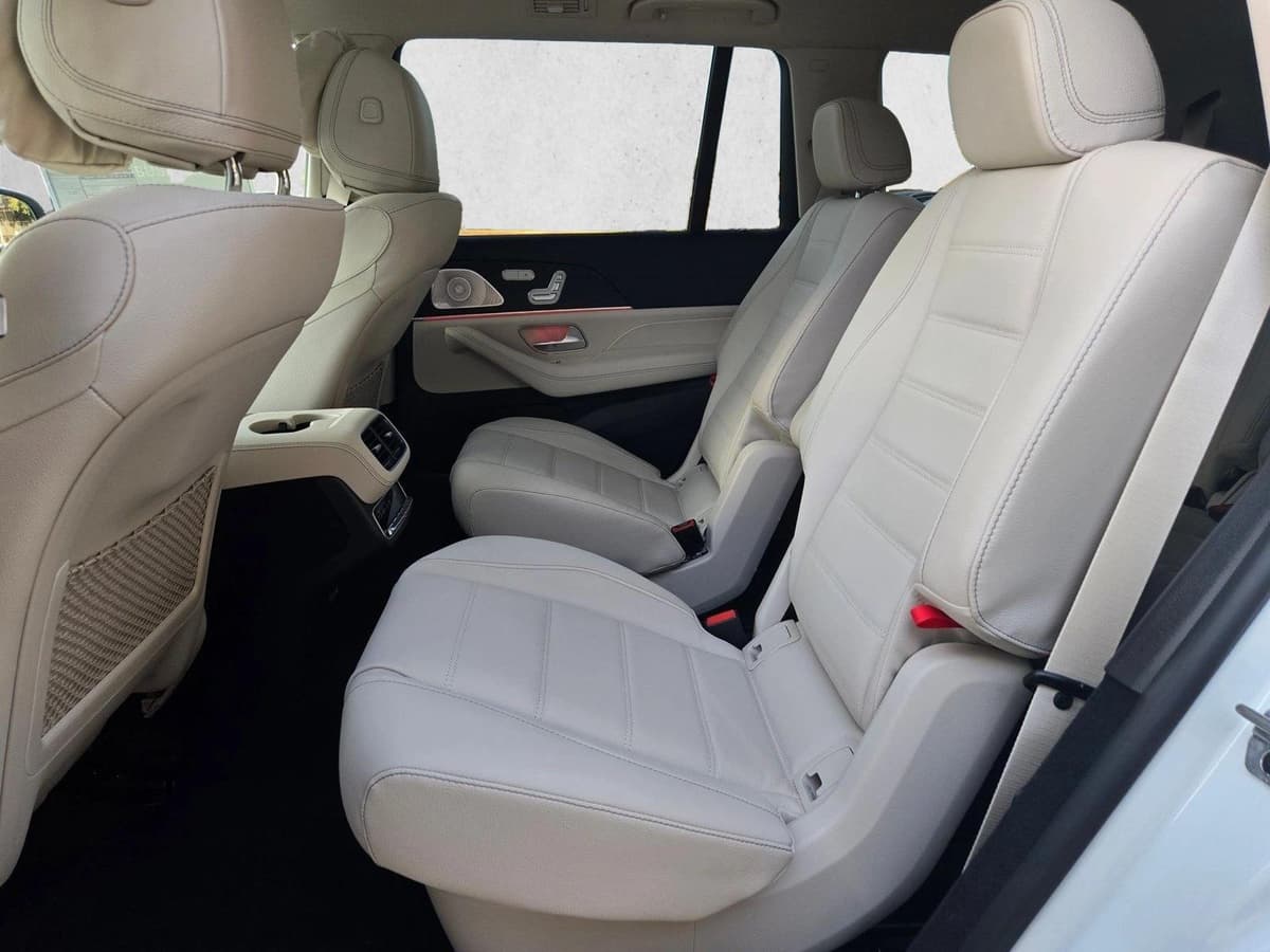 2026 Mercedes-Benz GLS 15