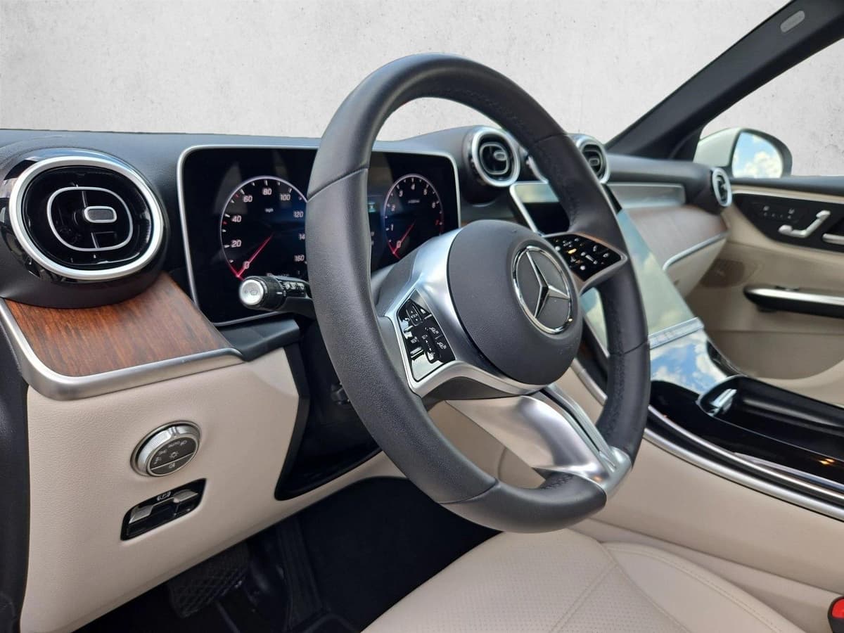 2026 Mercedes-Benz GLC 8