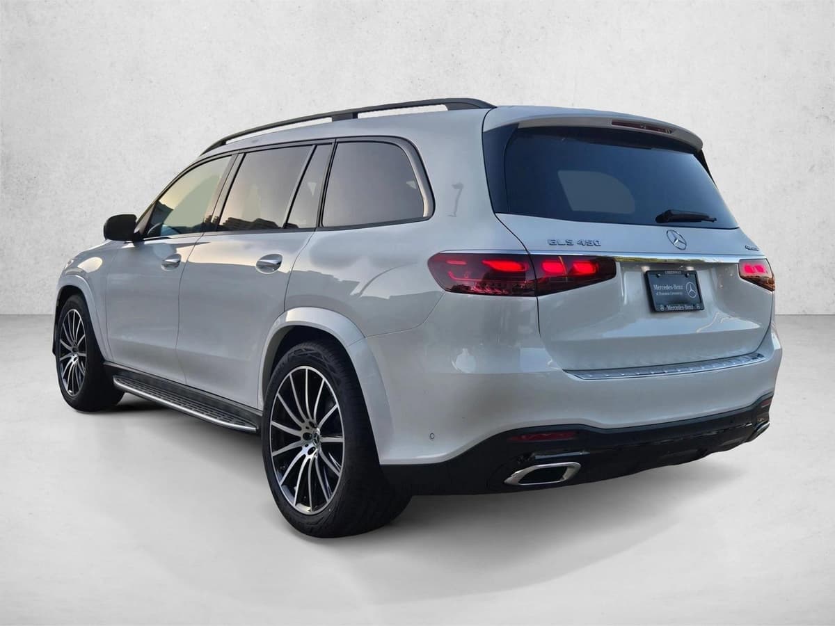 2026 Mercedes-Benz GLS 8