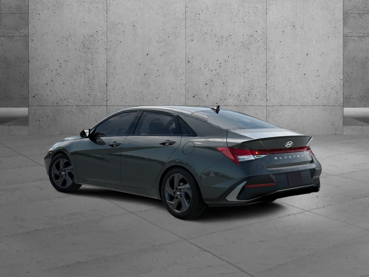 2026 Hyundai Elantra 4