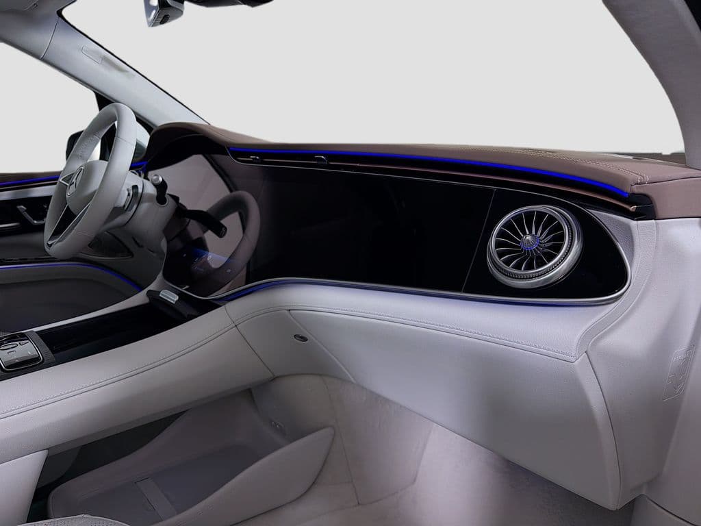 2026 Mercedes-Benz EQS SUV 32