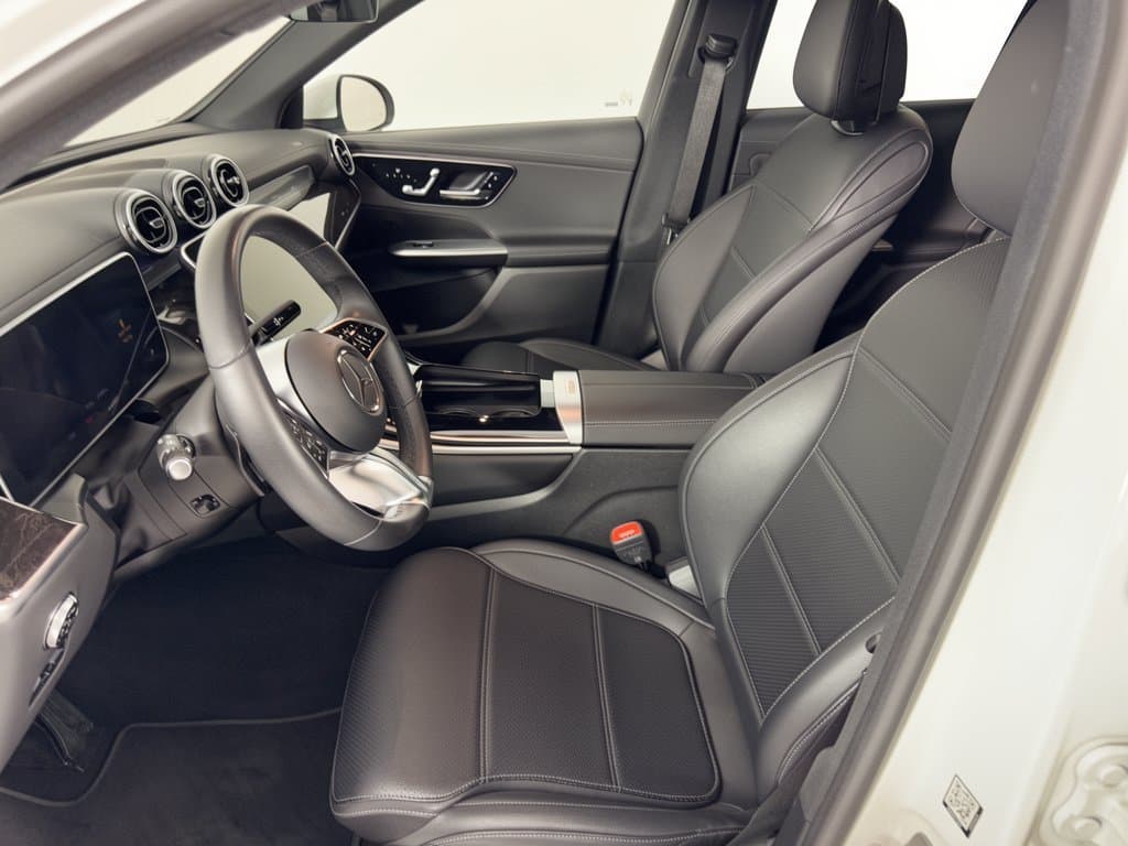 2025 Mercedes-Benz GLC 5