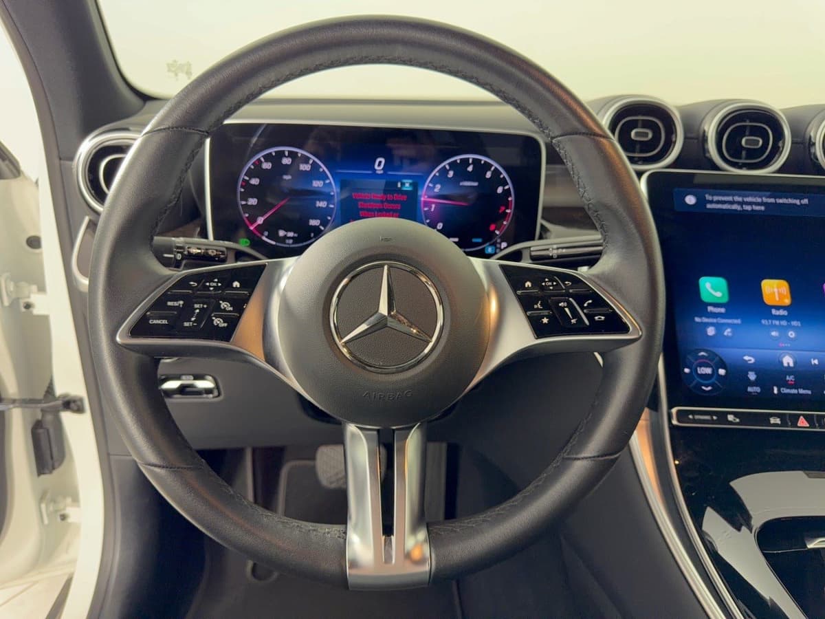 2025 Mercedes-Benz GLC 10
